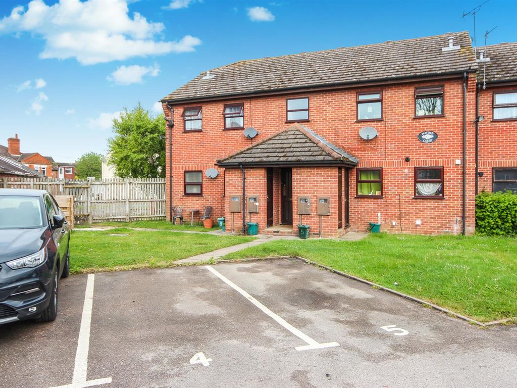 2 bed flat for sale in Hayden Road, Rushden NN10 Zoopla