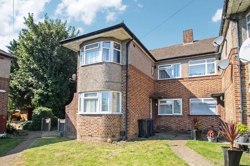 3 bed flat to rent in Ruislip Close, Greenford UB6 Zoopla