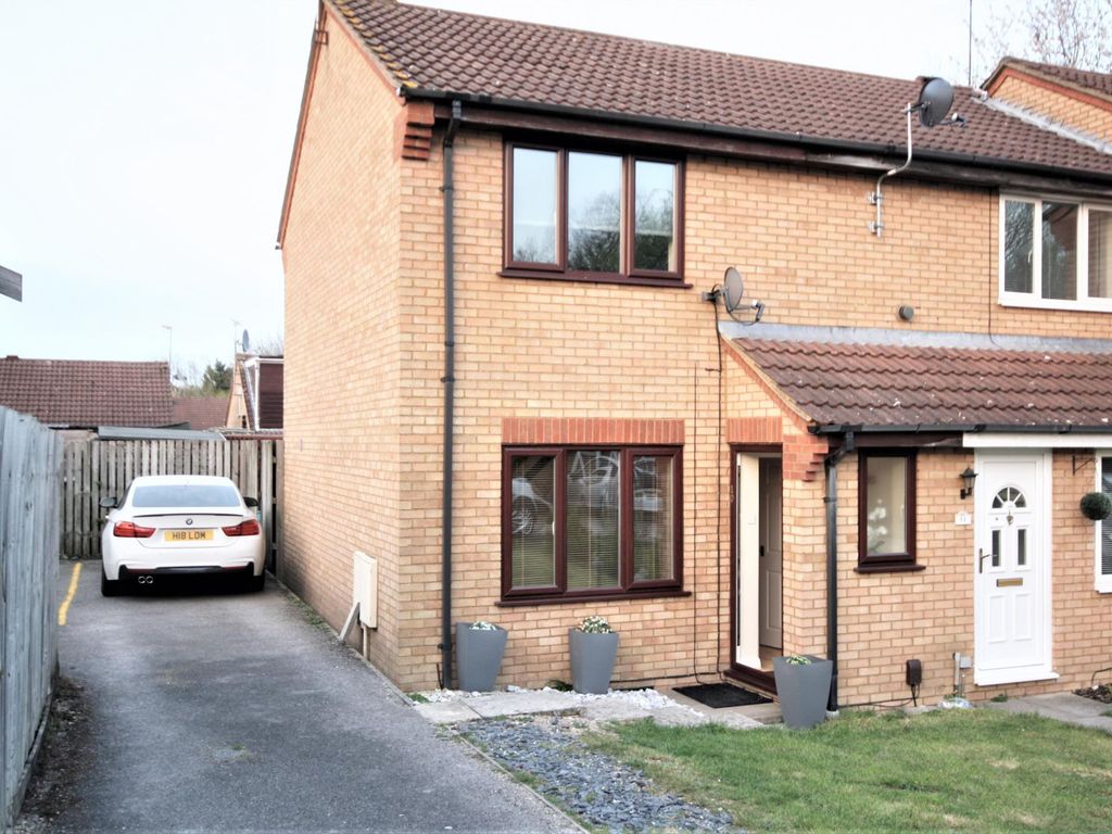 2 bed terraced house to rent in Lumley Close, Swindon, Wiltshire SN5