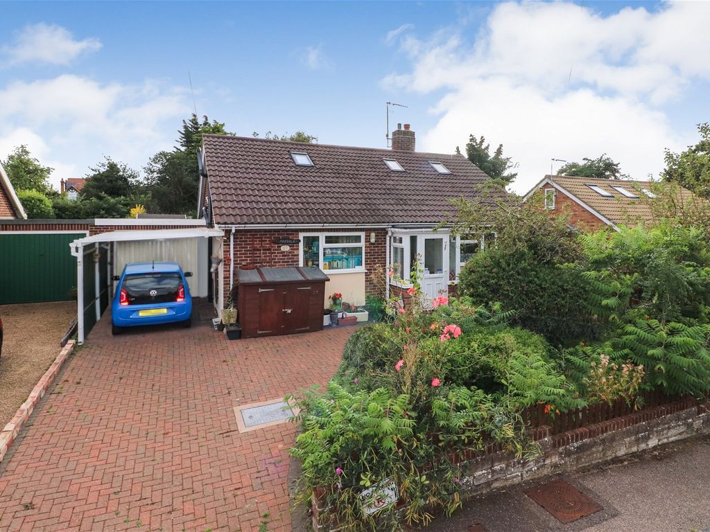 4 bed property for sale in Nicholas Drive, Reydon, Southwold IP18, £