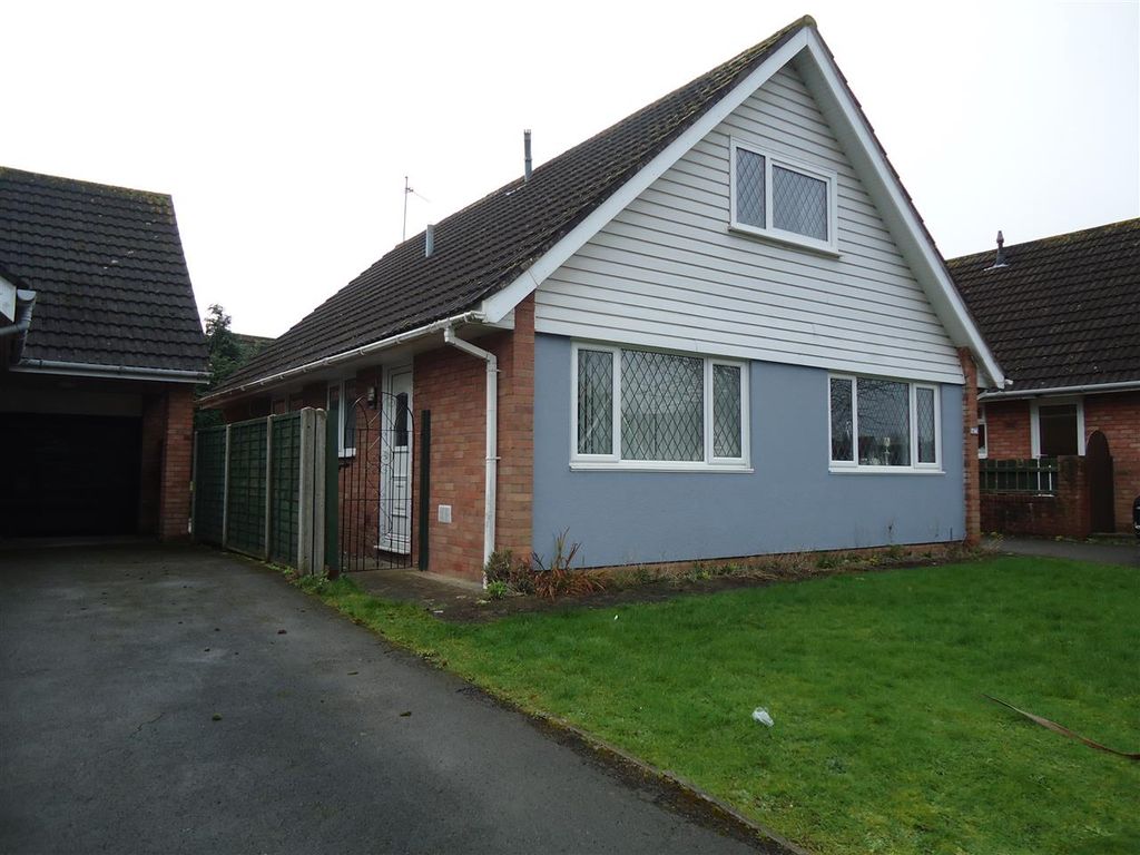 4 bed detached house to rent in Castle Lea, Caldicot NP26, £1,400 pcm