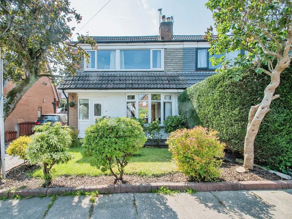3 bed semidetached house for sale in Moreton Drive, Walshaw Park, Bury