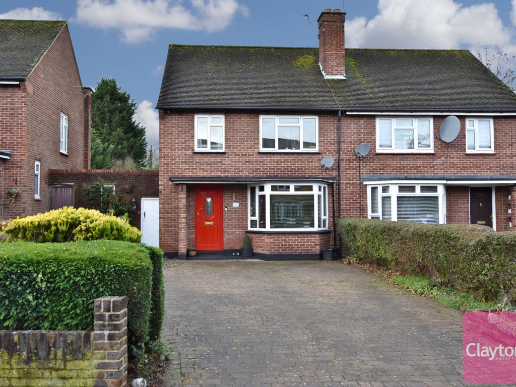3 bed semidetached house for sale in Coates Way, Watford WD25, £