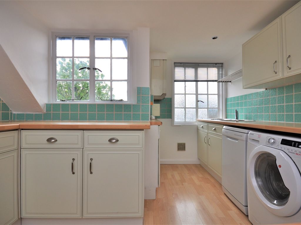 1 bed flat to rent in High Street, Esher, Surrey KT10 Zoopla