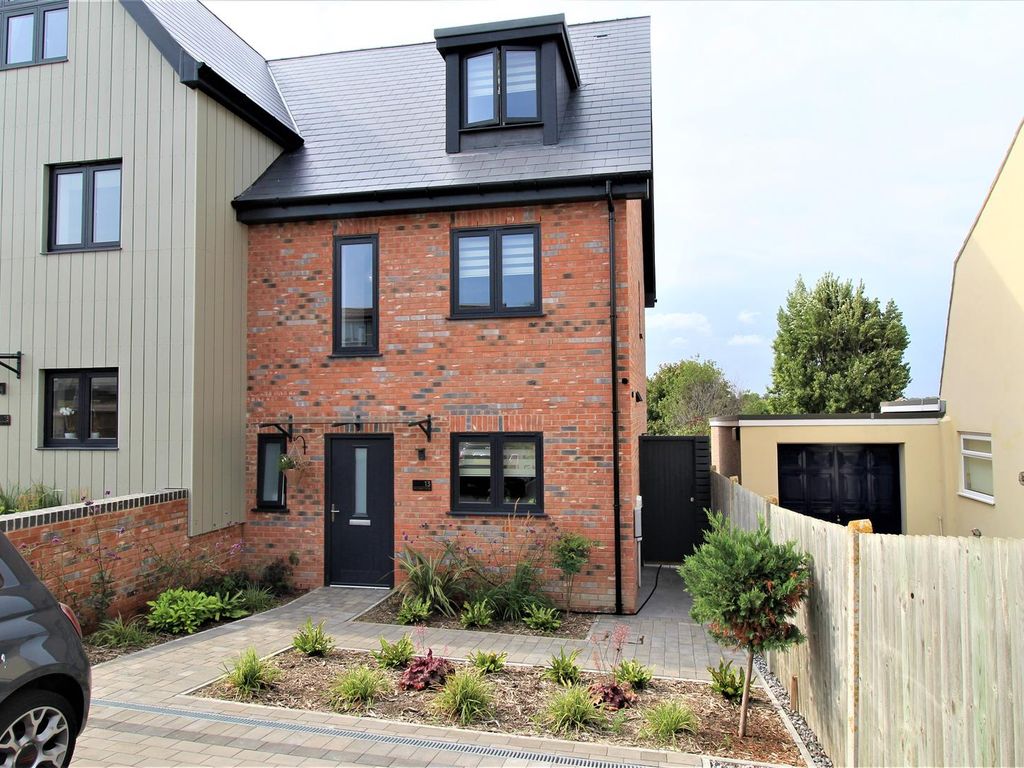 3 bed semidetached house for sale in Southsea Avenue, Minster On Sea