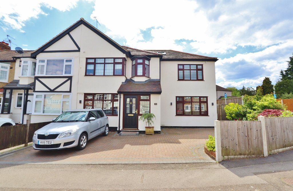 4 bed end terrace house for sale in Faircross Avenue, Collier Row, Romford RM5 Zoopla