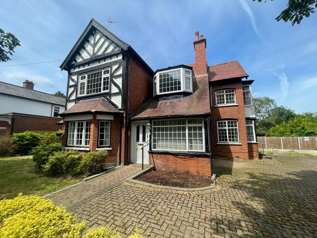 Leisure/hospitality to let in Compton Avenue, Leagrave, Luton LU4, £