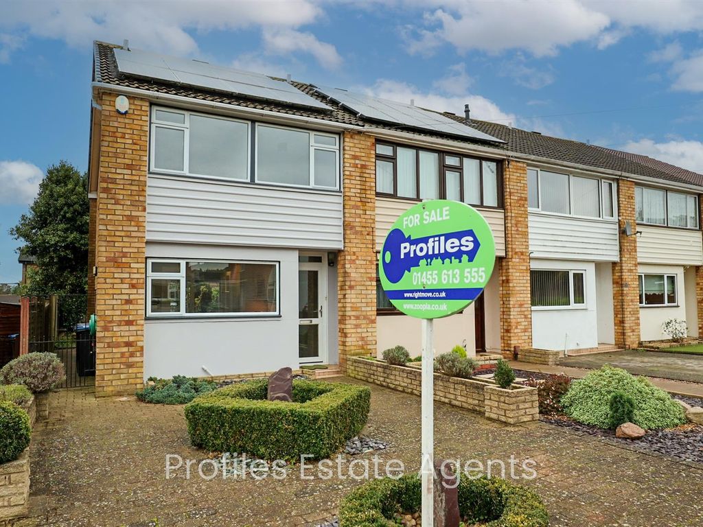 3 bed town house for sale in Darley Road, Burbage, Hinckley LE10, £