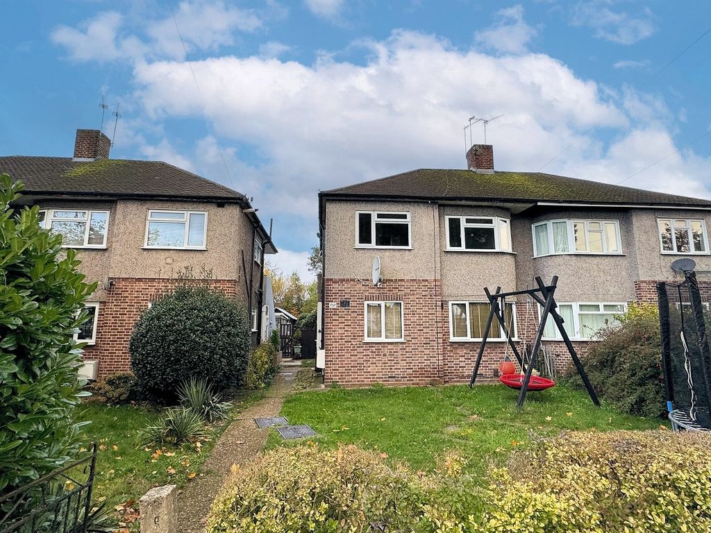 2 bed for sale in Green Wrythe Lane, Carshalton, Surrey. SM5, £250,000 Zoopla