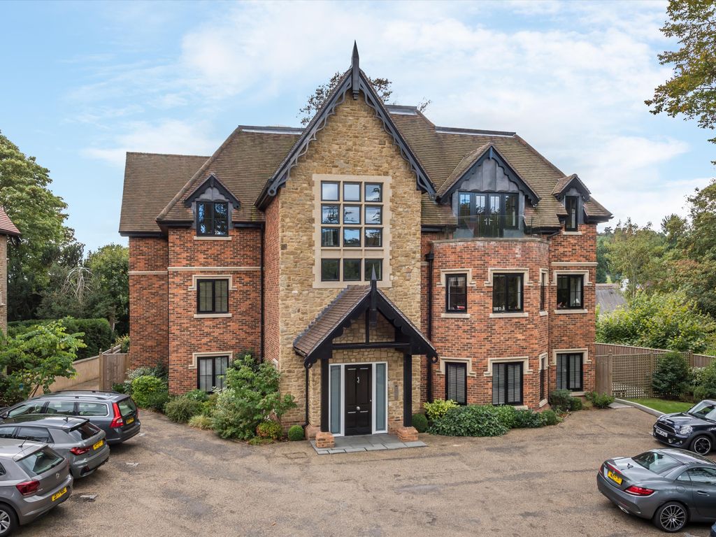 Portsmouth Road, Guildford, Surrey GU2  