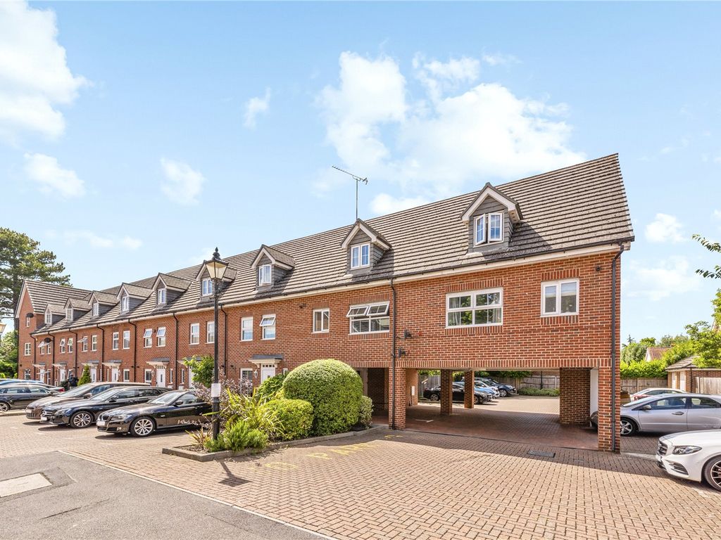 2 bed property for sale in Eaton Avenue, Slough SL1 Zoopla