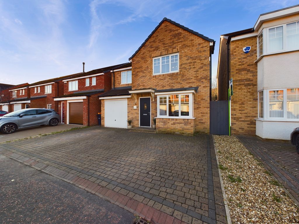 4 bed detached house for sale in Derwent Water Drive, BlaydonOnTyne