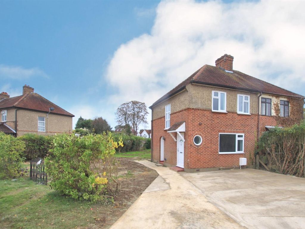 3 bed semidetached house to rent in Nursery Way, Wraysbury, Staines