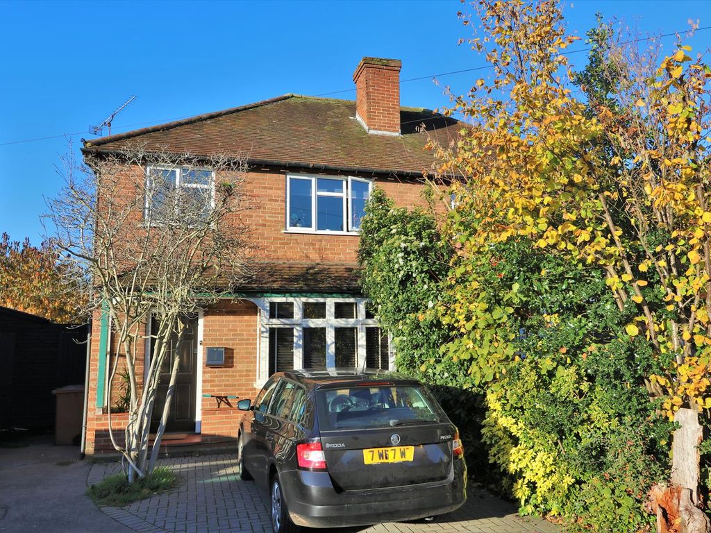 3 bed semidetached house for sale in Whitemore Road, Guildford GU1