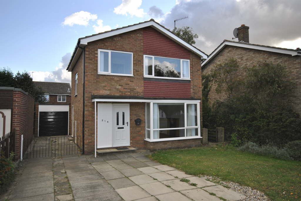 3 bed detached house to rent in Stoops Lane, Bessacarr, Doncaster DN4