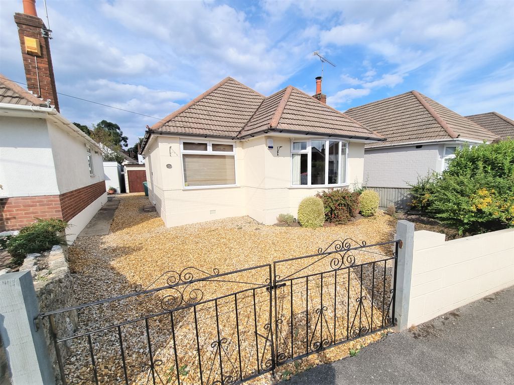 2 bed detached bungalow for sale in Beresford Road, Poole BH12 Zoopla
