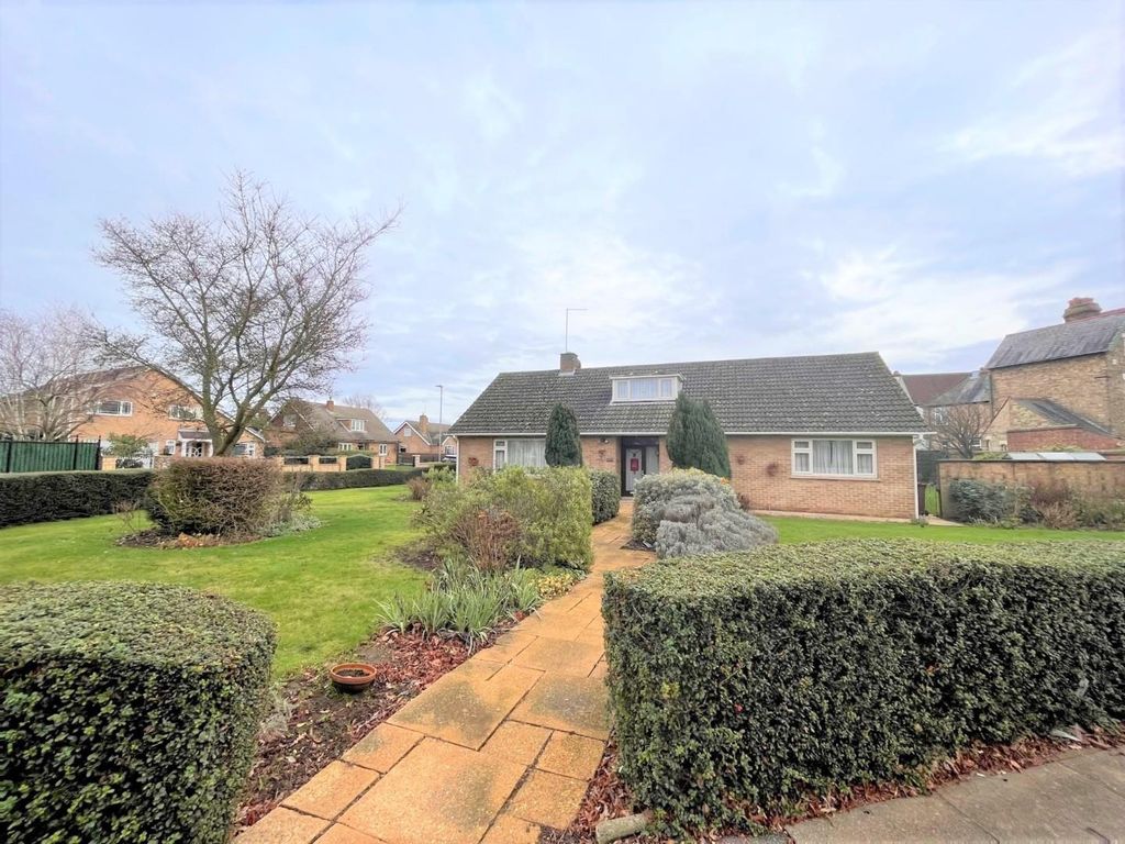 3 bed detached bungalow for sale in Dogsthorpe Road, Peterborough PE1