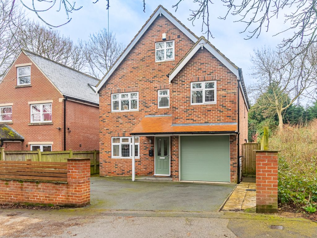 5 bed detached house for sale in Belle Vue Avenue, Leeds LS8, £600,000