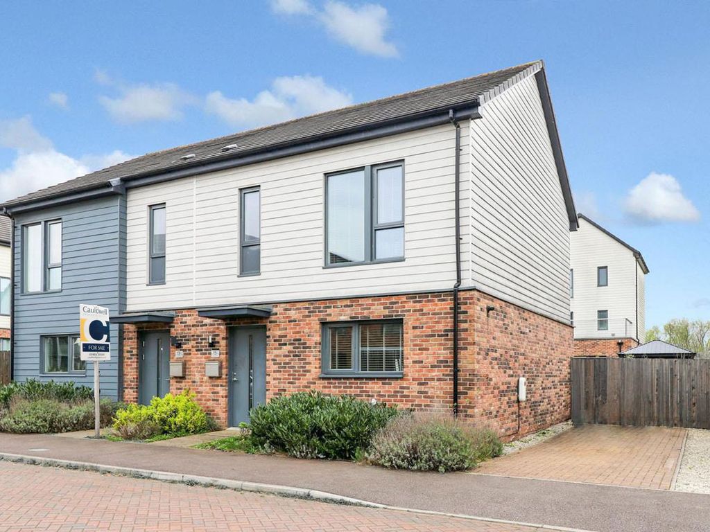 3 bed semidetached house for sale in Stockholm Chase, Broughton