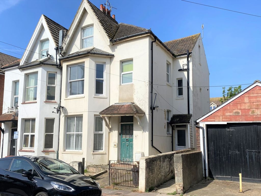 1 bed flat for sale in Wilton Road, BexhillOnSea TN40, £195,000 Zoopla