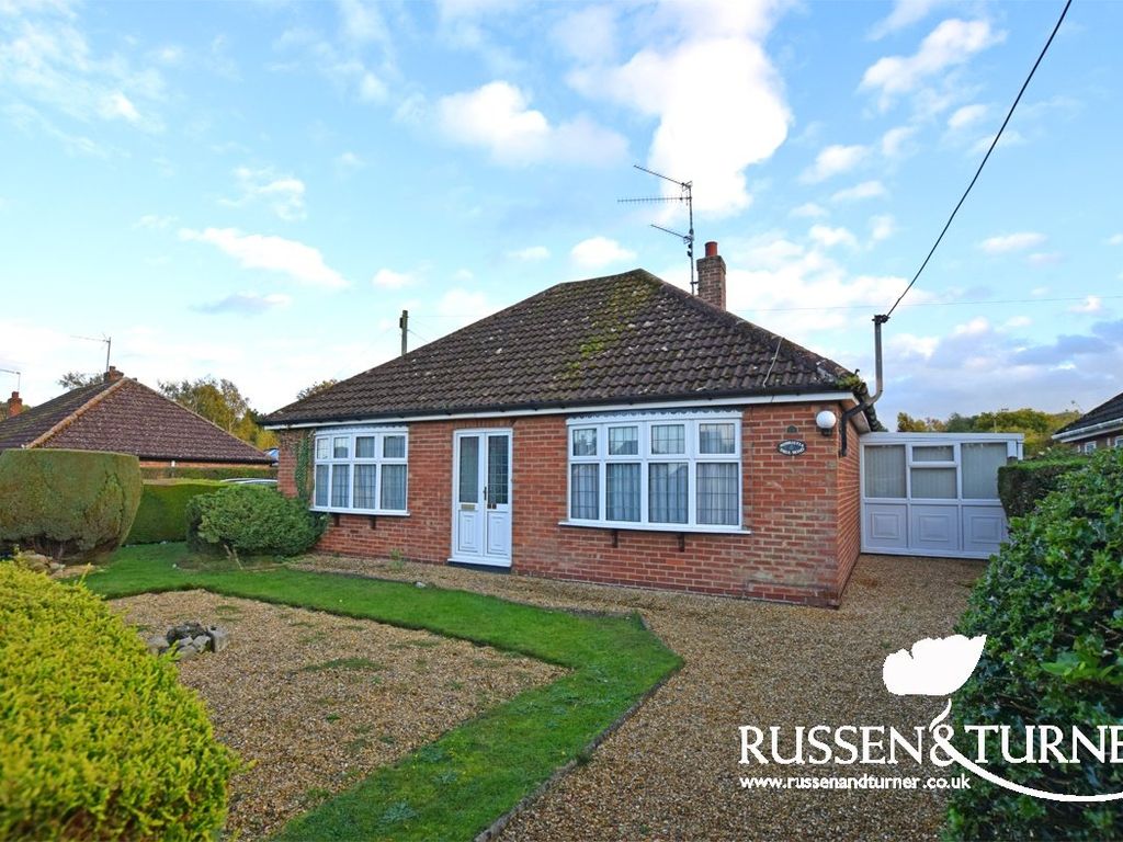 2 bed bungalow for sale in Hill Road, Middleton, King's Lynn PE32, £