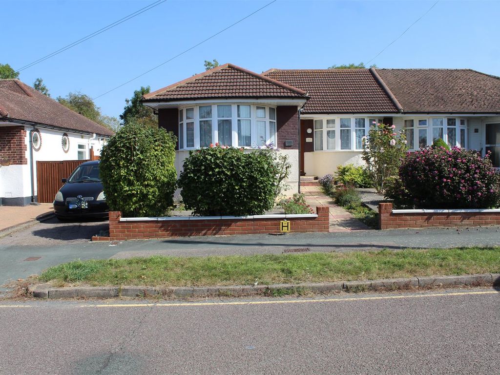 2 bed semidetached bungalow for sale in Sunnybank Road, Potters Bar