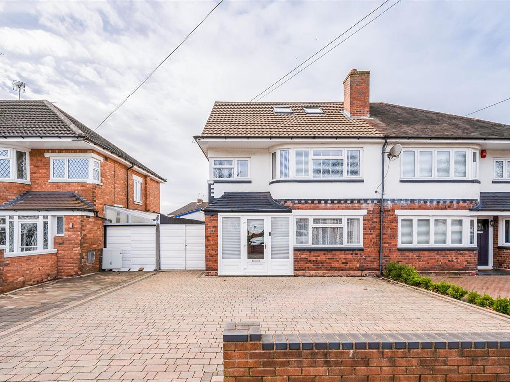 4 bed semidetached house for sale in Falstaff Road, Shirley B90, £