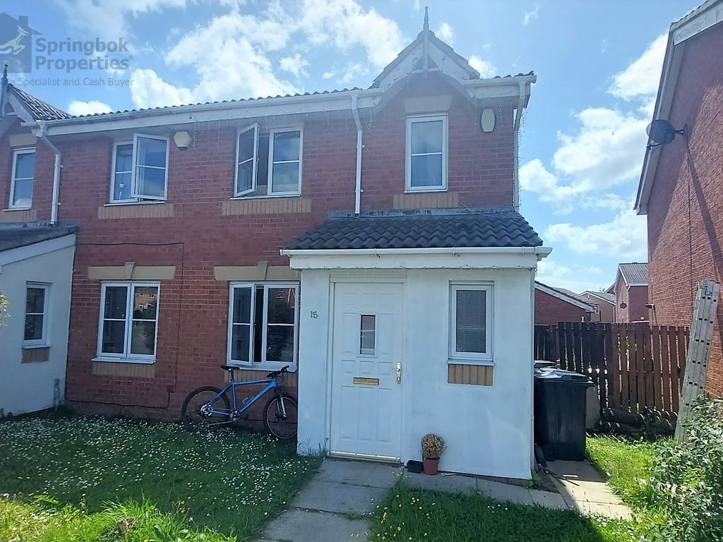 3 bed semidetached house for sale in Blackmoor Close, Darlington