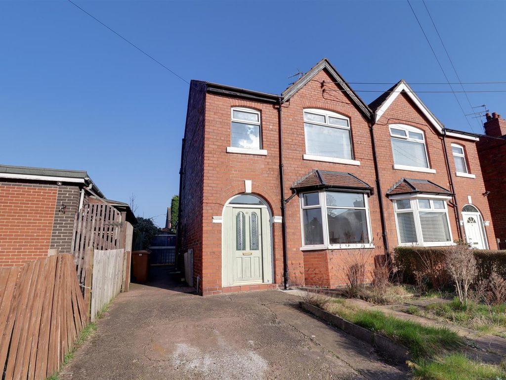 3 bed semidetached house for sale in Waterloo Road, Haslington, Crewe