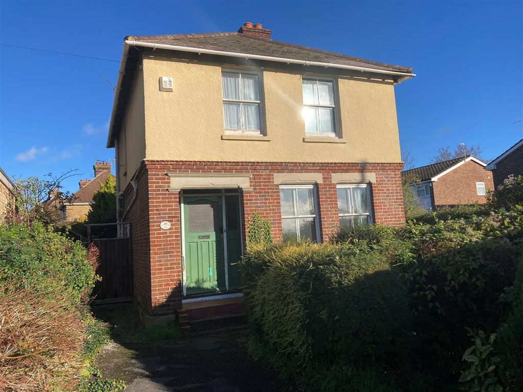 3 bed detached house for sale in Heath Road, Barming, Maidstone ME16