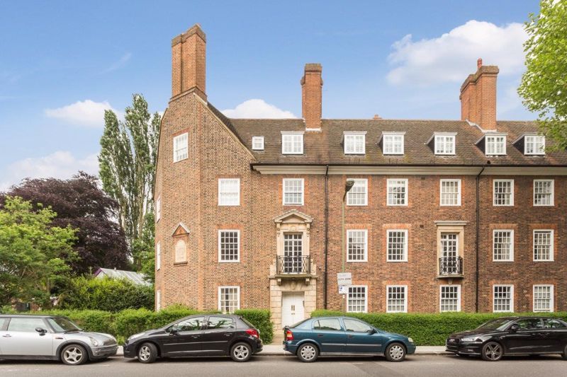 3 bed flat for sale in Temple Fortune Lane, Hampstead Garden Suburb