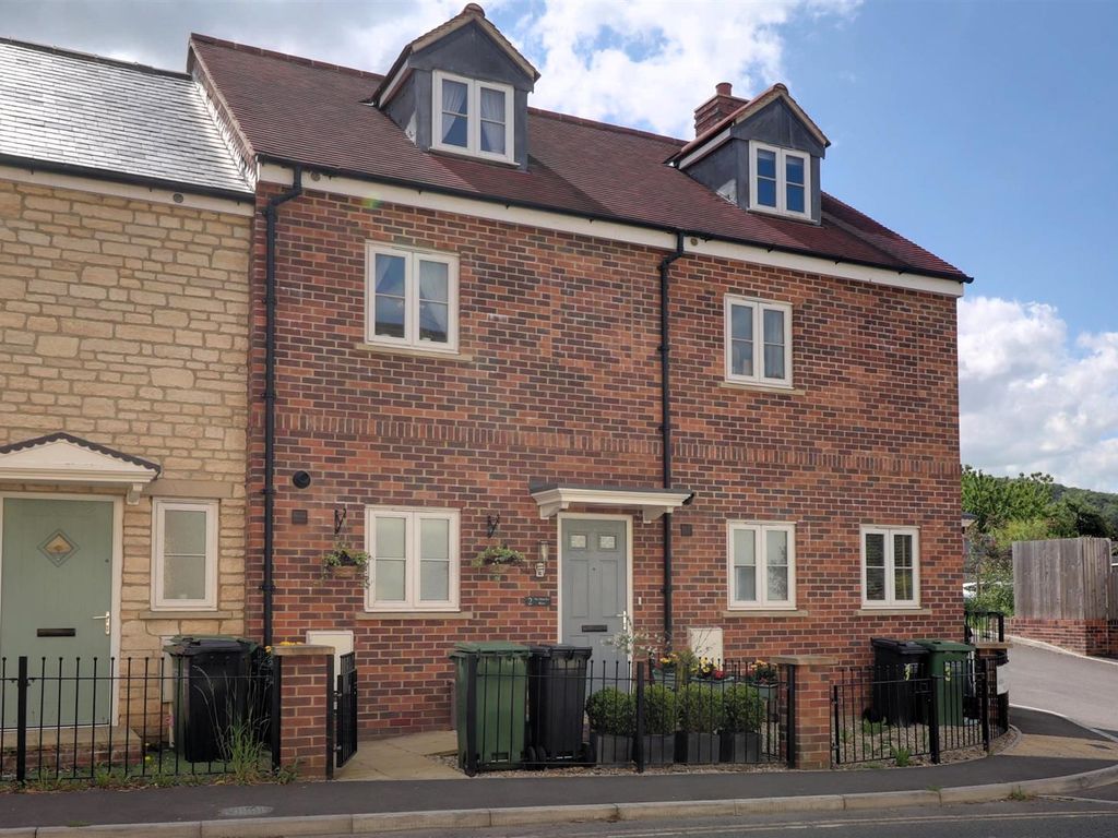 3 bed terraced house for sale in St Marks Rise, Dursley GL11, £285,000 Zoopla