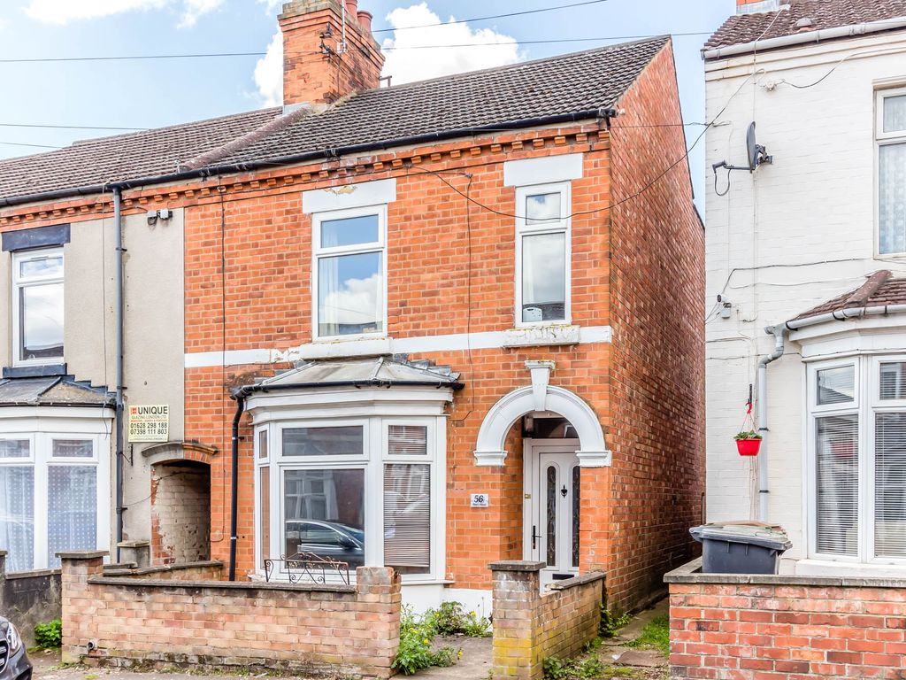 3 bed end terrace house for sale in Albert Road, Wellingborough NN8, £