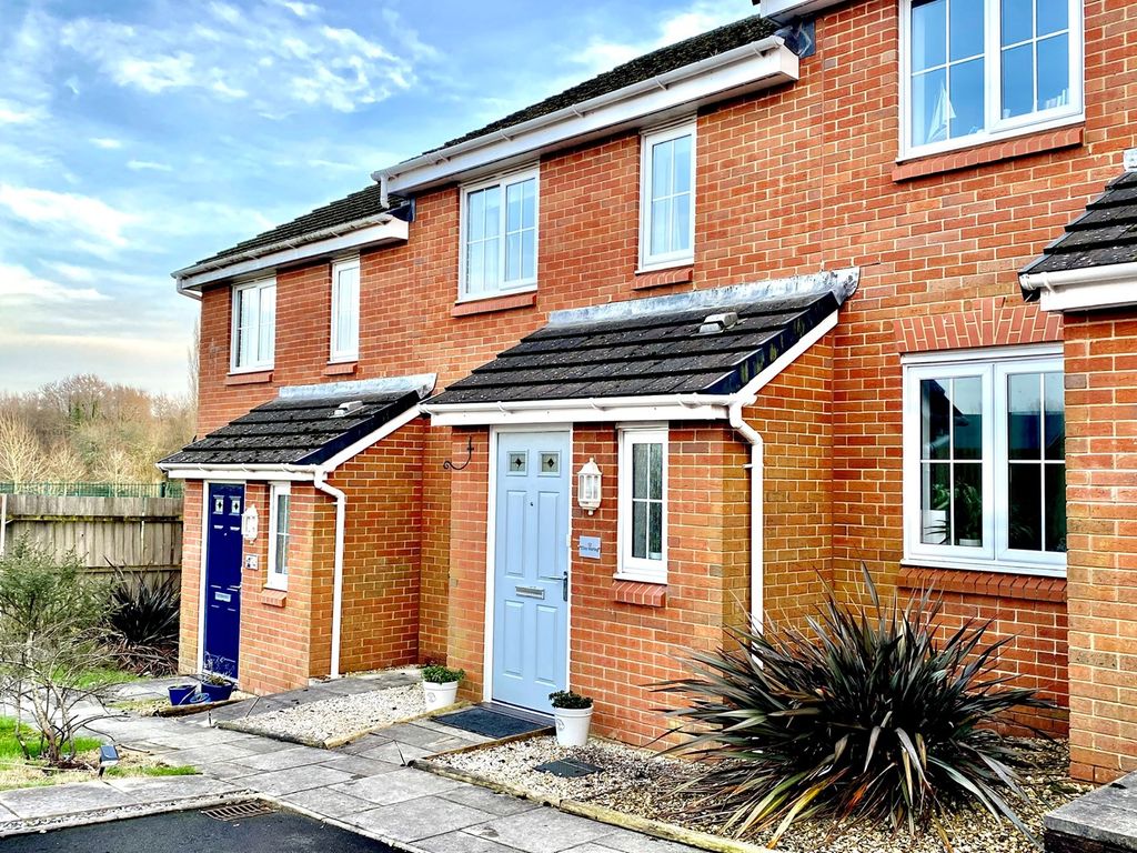 2 bed terraced house for sale in Clos Marteg, Bettws, Newport NP20, £