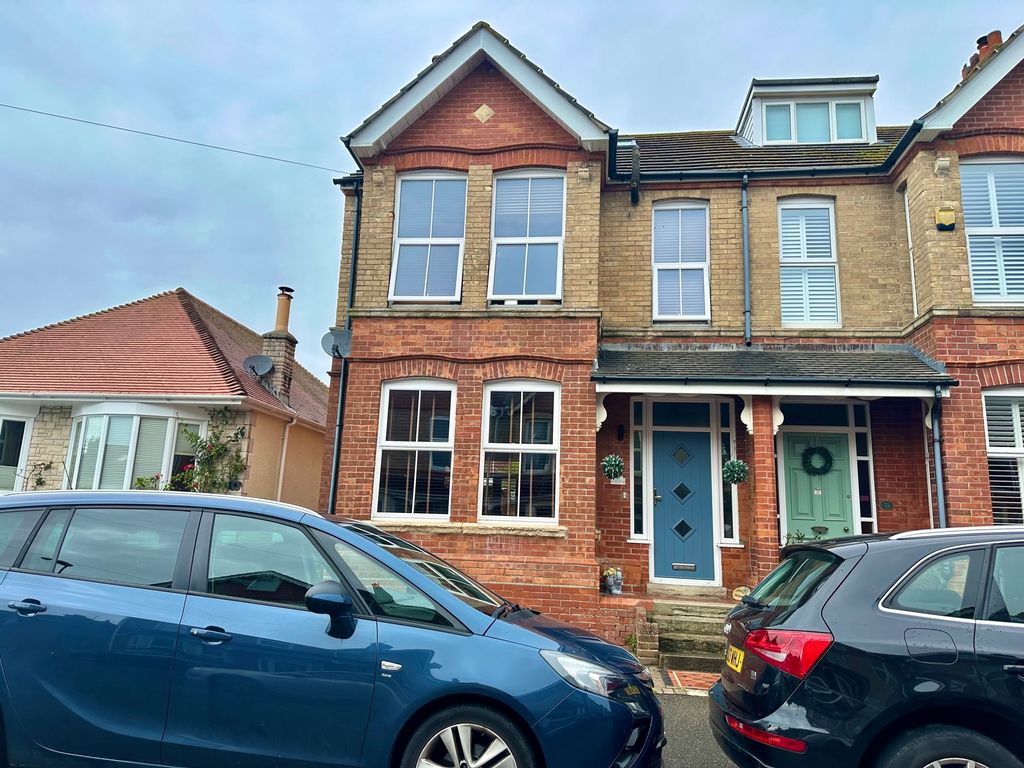 4 bed semidetached house for sale in Williams Avenue, Weymouth DT4, £