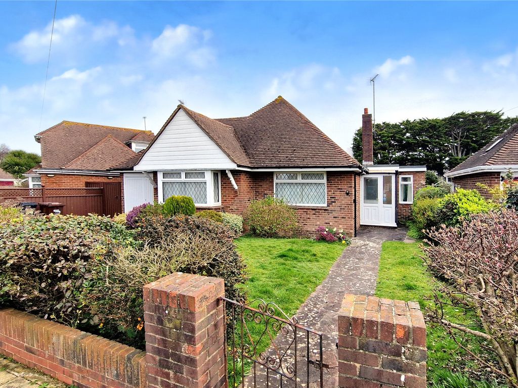 3 bed bungalow for sale in Evelyn Avenue, Rustington, Littlehampton