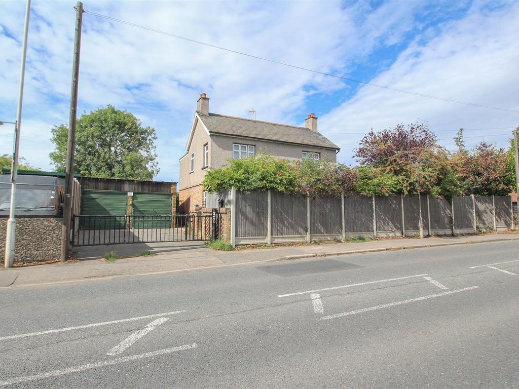 4 bed detached house for sale in Runwell Road, Wickford SS11 Zoopla