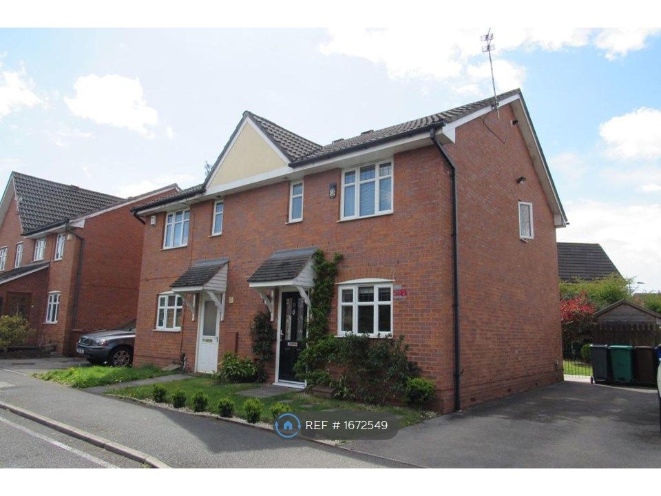 3 bed semidetached house to rent in Ullswater Road, Wythenshawe