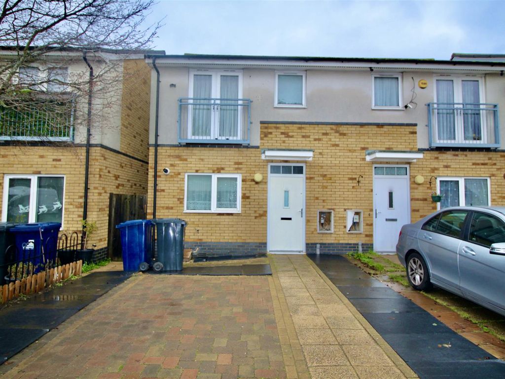 3 bed semidetached house for sale in Founders Close, Northolt UB5 Zoopla