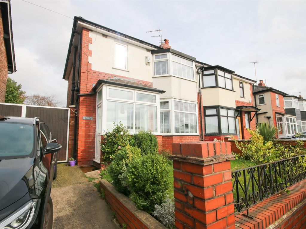 3 bed semidetached house to rent in East Lancashire Road, Swinton