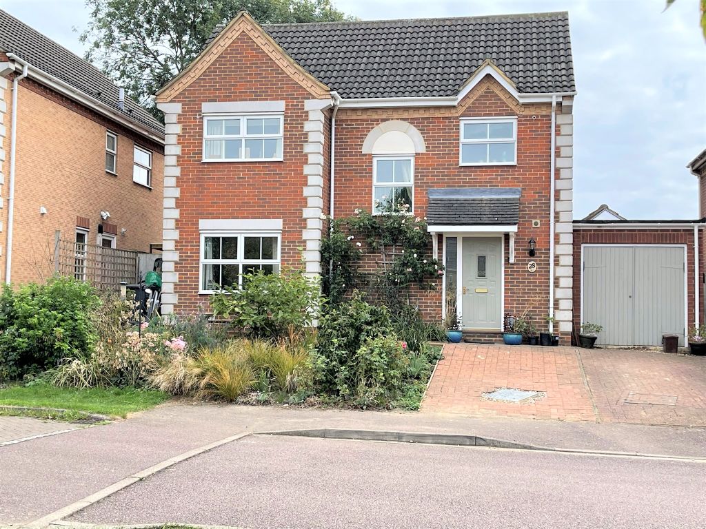 4 bed detached house for sale in Playfield Close, Biggleswade SG18 Zoopla