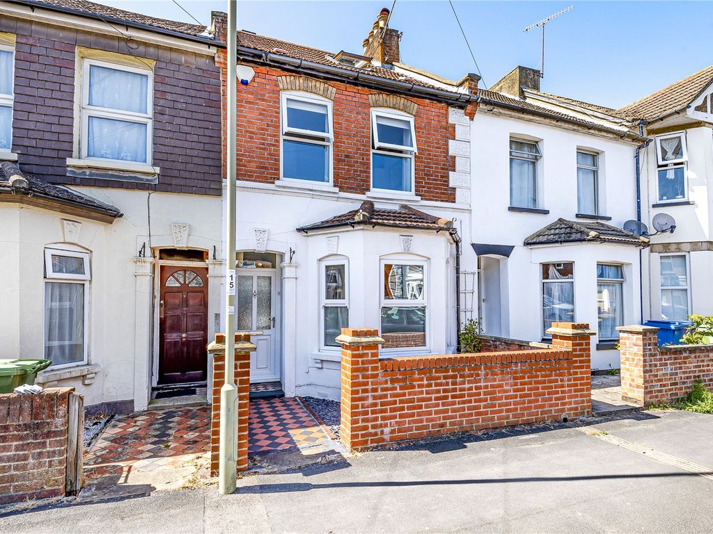 4 bed terraced house to rent in St. Michaels Road, Aldershot GU12 Zoopla