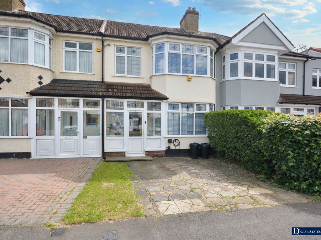 3 bed terraced house for sale in Cecil Avenue, Ardleigh Green