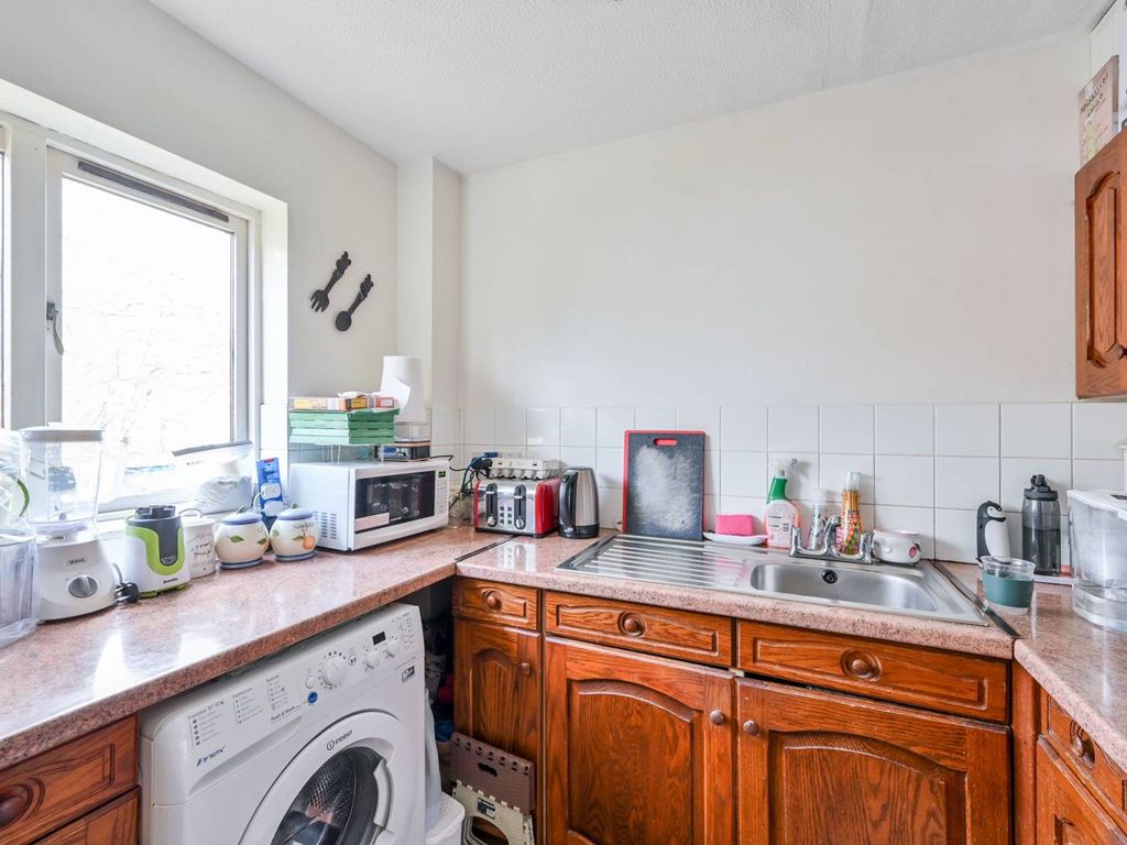 2 bed flat for sale in St Christopher's Gardens, Thornton Heath CR7