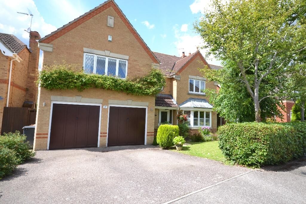 5 bed detached house for sale in Salters, Stortford CM23, £