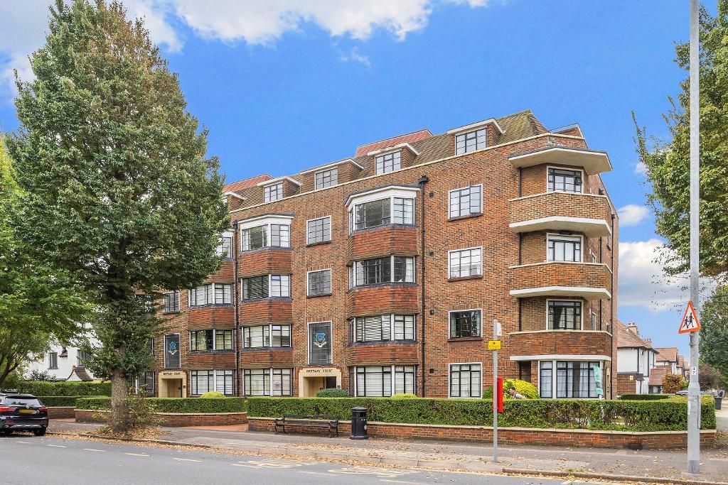 2 bed flat for sale in New Church Road, Hove, East Sussex BN3, £345,000