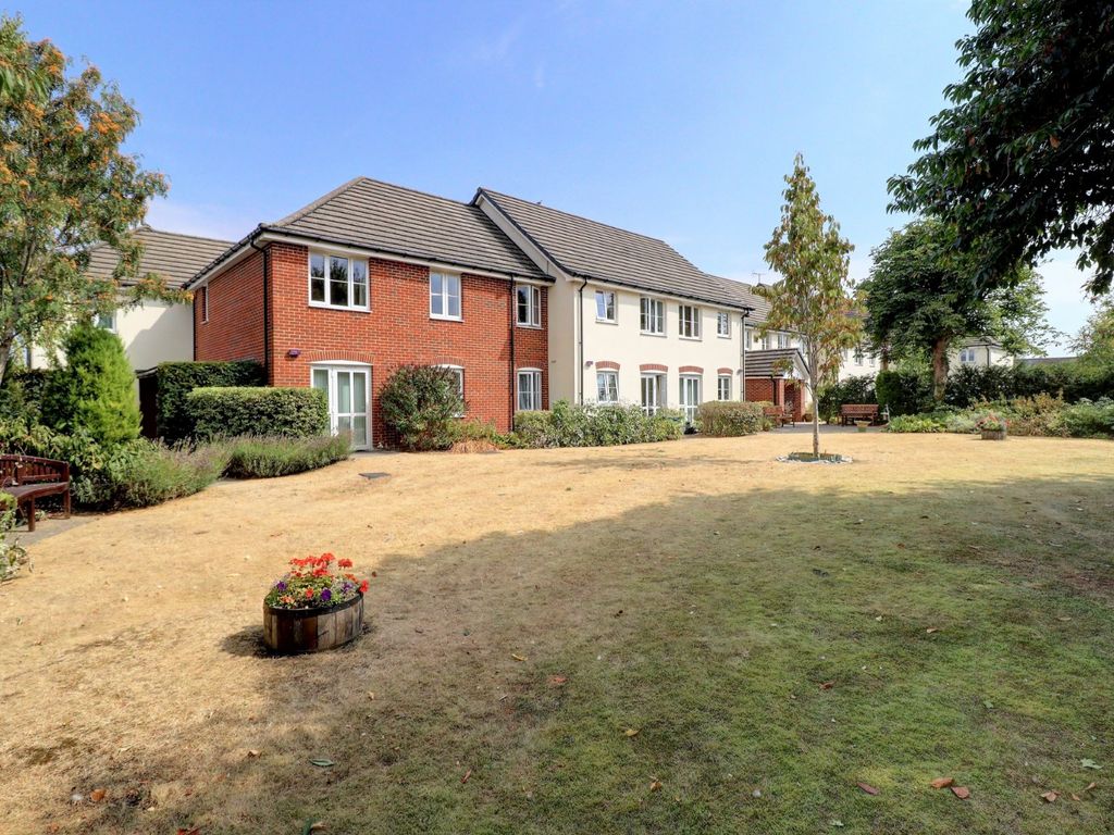 1 bed flat for sale in Penn Road, Hazlemere, High HP15 Zoopla