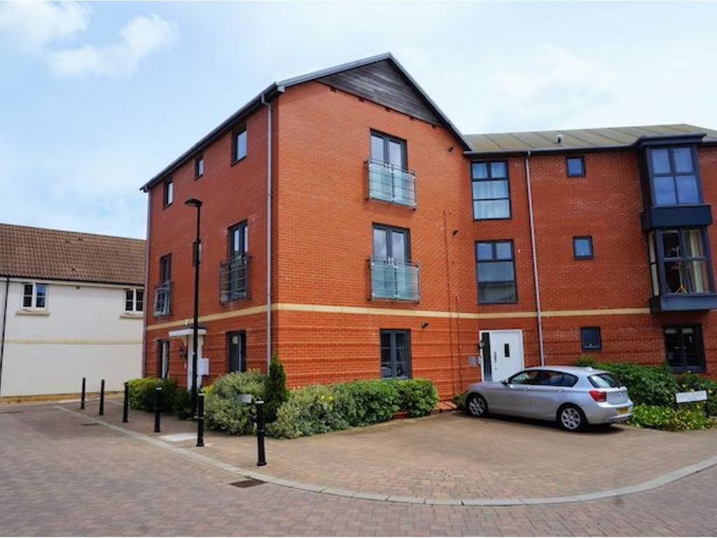 2 bed flat to rent in 42 Seacole Crescent Okus, Swindon SN1, £950 pcm