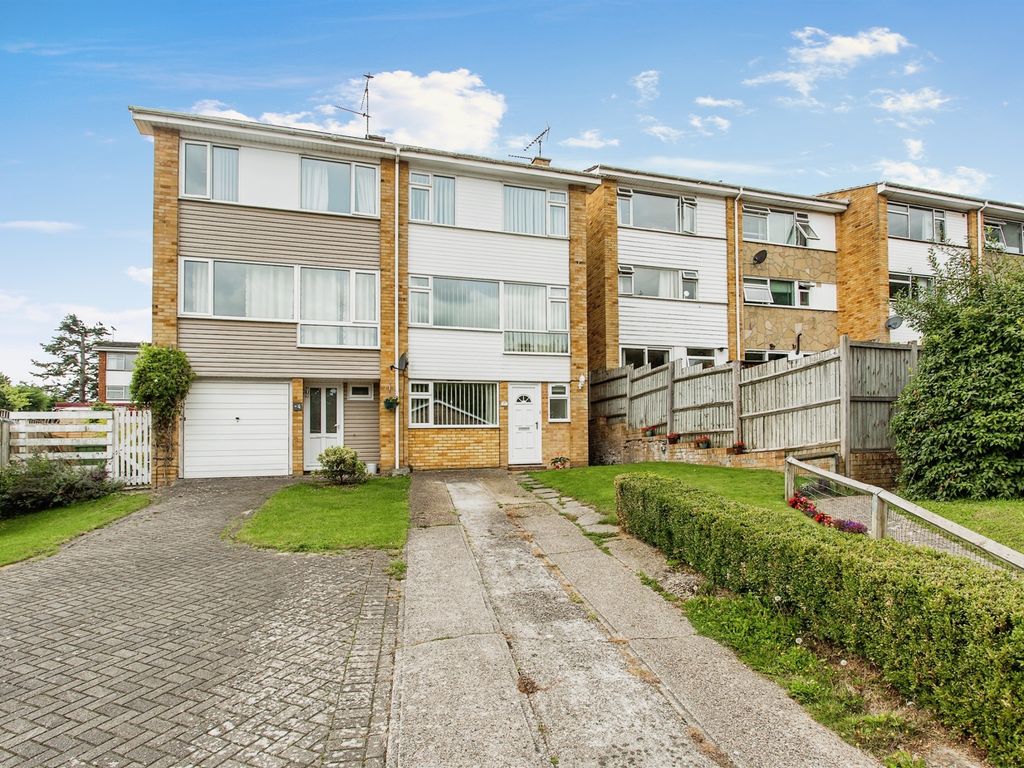 4 bed terraced house for sale in Copford Road, Billericay CM11, £