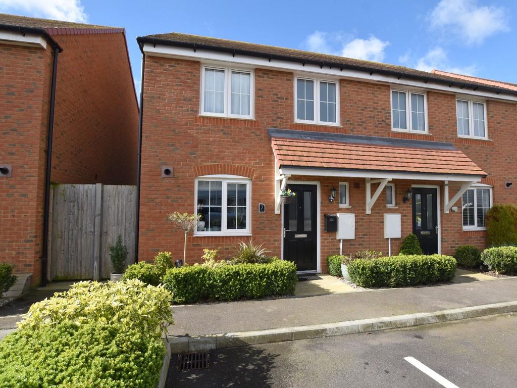 3 bed semidetached house for sale in Castle View, Hythe CT21, £315,000